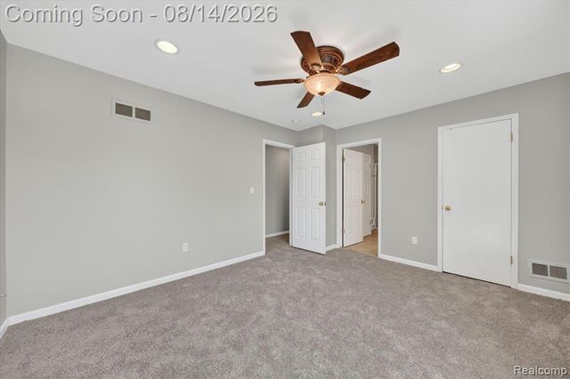 2824 Roundtree Drive, Troy, MI 48083