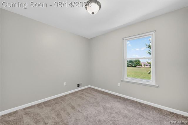 2824 Roundtree Drive, Troy, MI 48083