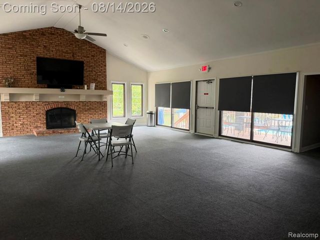 2824 Roundtree Drive, Troy, MI 48083