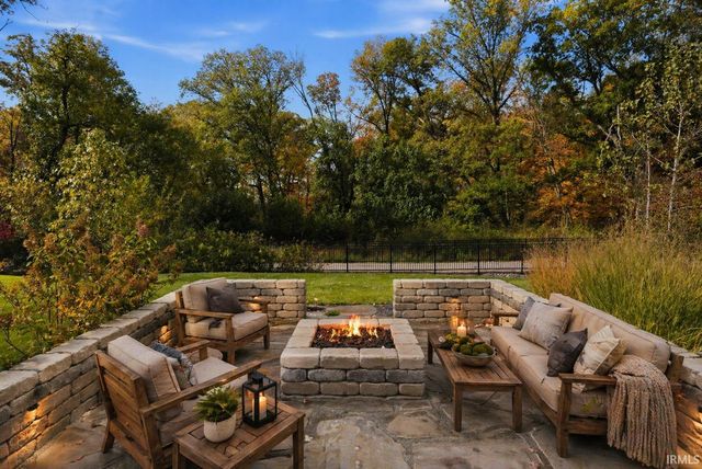 14379 Whisper Rock Boulevard, Fort Wayne, IN 46845