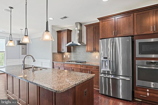 42350 BENFOLD SQ, Brambleton, VA 20148