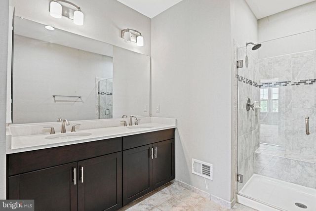 42350 BENFOLD SQ, Brambleton, VA 20148