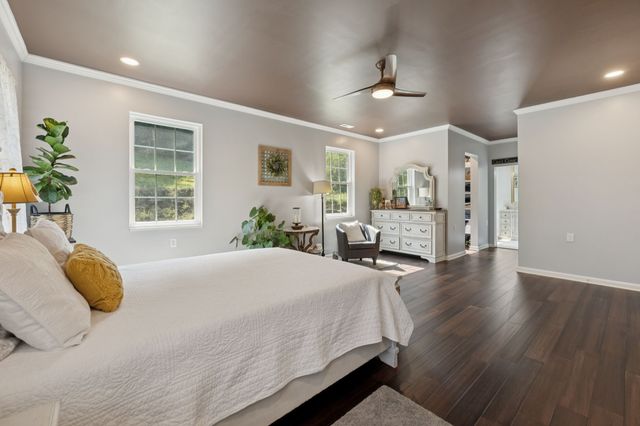 2658 Sycamore Valley Rd, Pleasant Shade, TN 37145