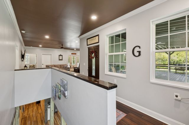 2658 Sycamore Valley Rd, Pleasant Shade, TN 37145