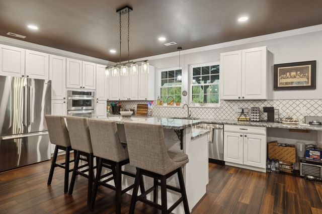 2658 Sycamore Valley Rd, Pleasant Shade, TN 37145