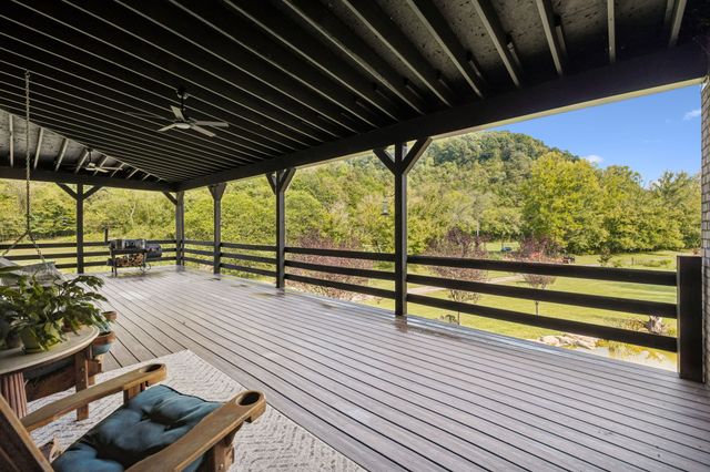 2658 Sycamore Valley Rd, Pleasant Shade, TN 37145