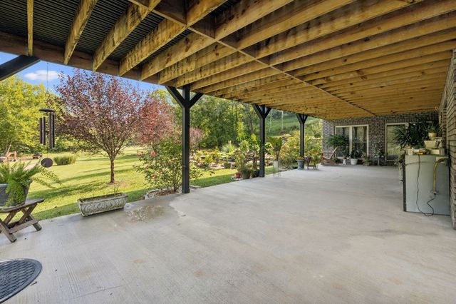 2658 Sycamore Valley Rd, Pleasant Shade, TN 37145