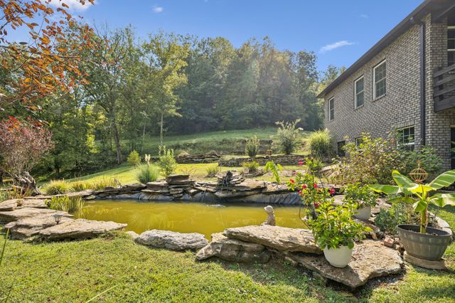 2658 Sycamore Valley Rd, Pleasant Shade, TN 37145