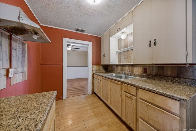 146 Mary Helen Dr, San Antonio, TX 78222