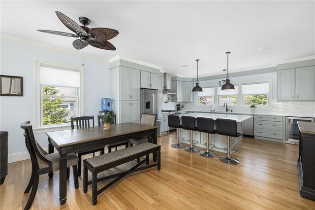 3 Oak Street, Middletown, RI 02842