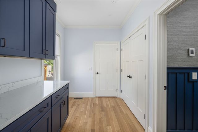 3 Oak Street, Middletown, RI 02842
