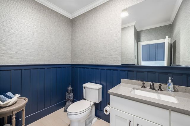 3 Oak Street, Middletown, RI 02842