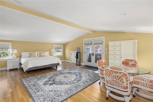 3 Oak Street, Middletown, RI 02842