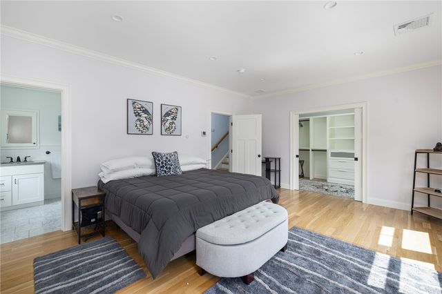 3 Oak Street, Middletown, RI 02842