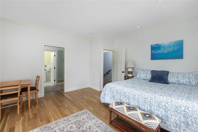 3 Oak Street, Middletown, RI 02842