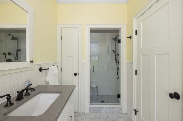 3 Oak Street, Middletown, RI 02842