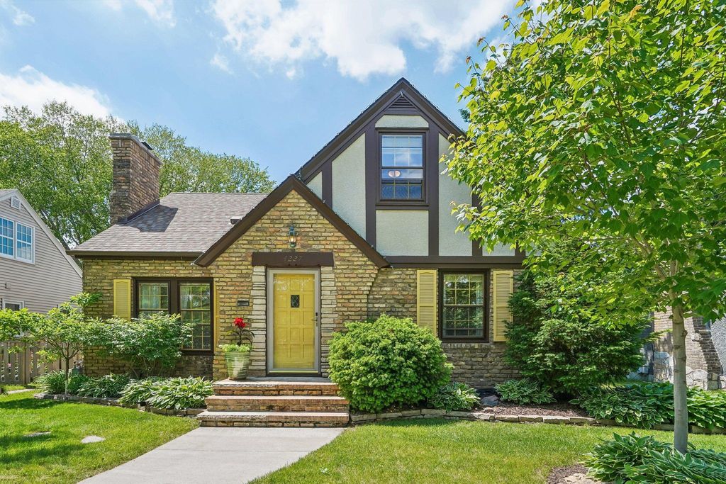 4227 York Avenue N, Robbinsdale, MN 55422