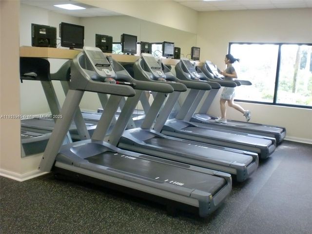 2333 Brickell Ave 2215, Miami, FL 33129