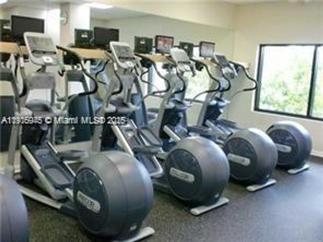 2333 Brickell Ave 2215, Miami, FL 33129