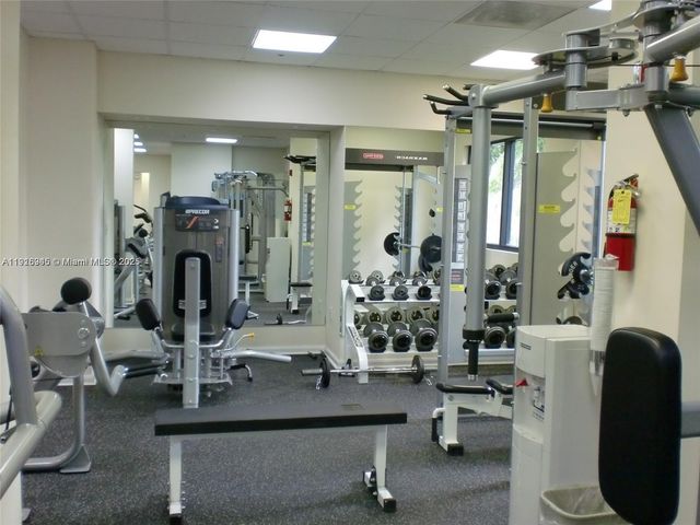 2333 Brickell Ave 2215, Miami, FL 33129