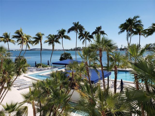 2333 Brickell Ave 2215, Miami, FL 33129