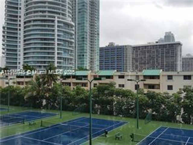2333 Brickell Ave 2215, Miami, FL 33129