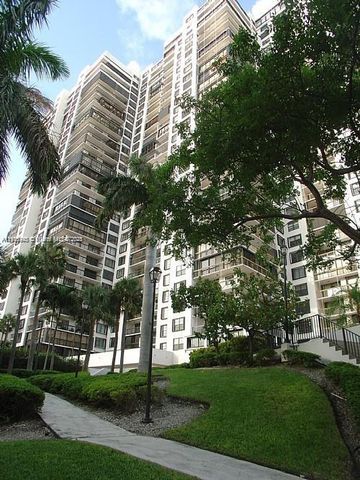 2333 Brickell Ave 2215, Miami, FL 33129
