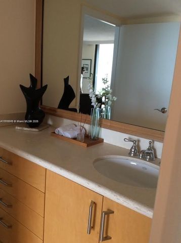 2333 Brickell Ave 2215, Miami, FL 33129