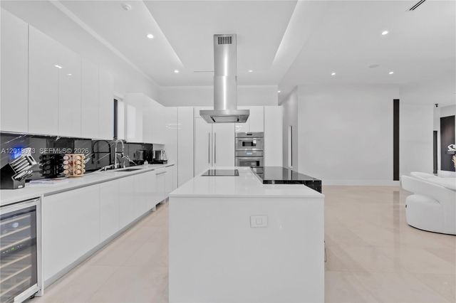 320 SW 125th Avenue, Miami, FL 33184