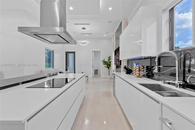 320 SW 125th Avenue, Miami, FL 33184