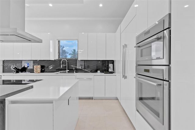 320 SW 125th Avenue, Miami, FL 33184