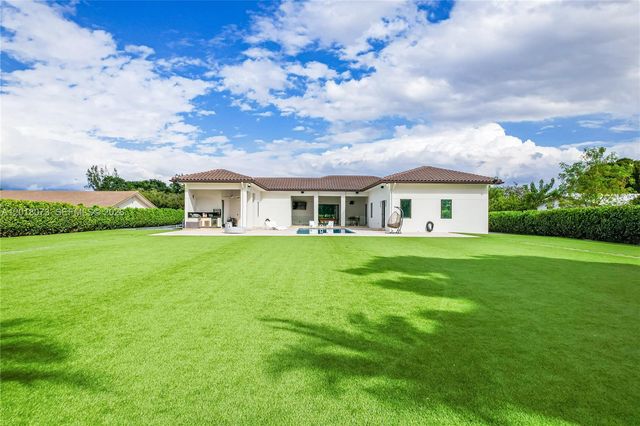 320 SW 125th Avenue, Miami, FL 33184