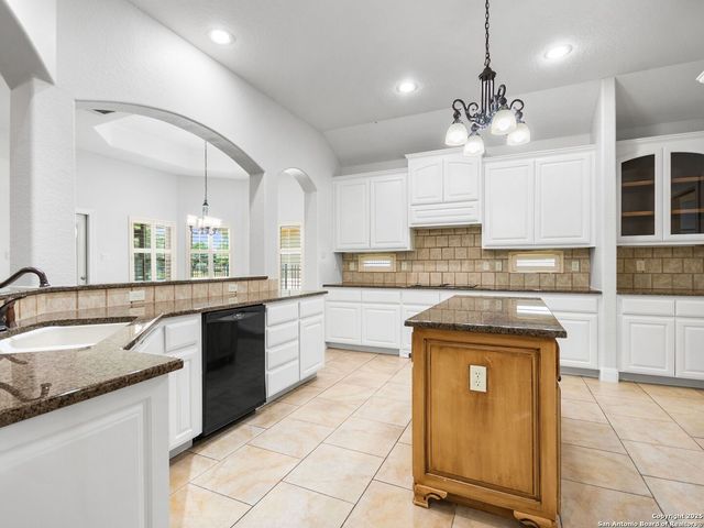 30031 Cibolo Trace, Fair Oaks Ranch, TX 78015