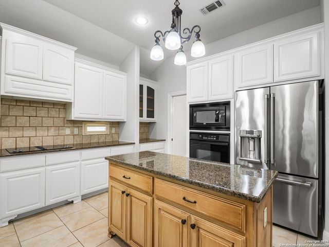 30031 Cibolo Trace, Fair Oaks Ranch, TX 78015