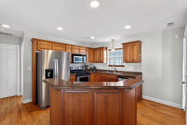 887 Champion Ferry Rd, Gaffney, SC 29341