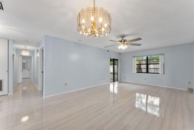 107 Conaskonk Circle, Royal Palm Beach, FL 33411