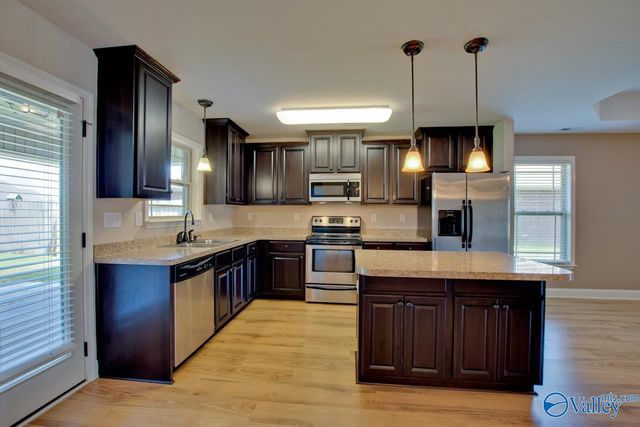 5010 Montauk Trail, Owens Cross Roads, AL 35763