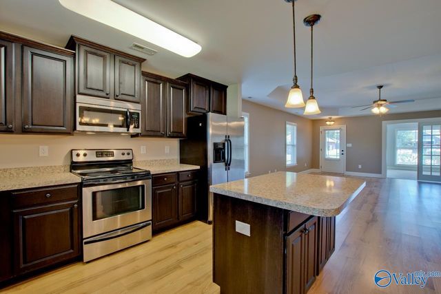 5010 Montauk Trail, Owens Cross Roads, AL 35763