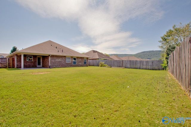 5010 Montauk Trail, Owens Cross Roads, AL 35763