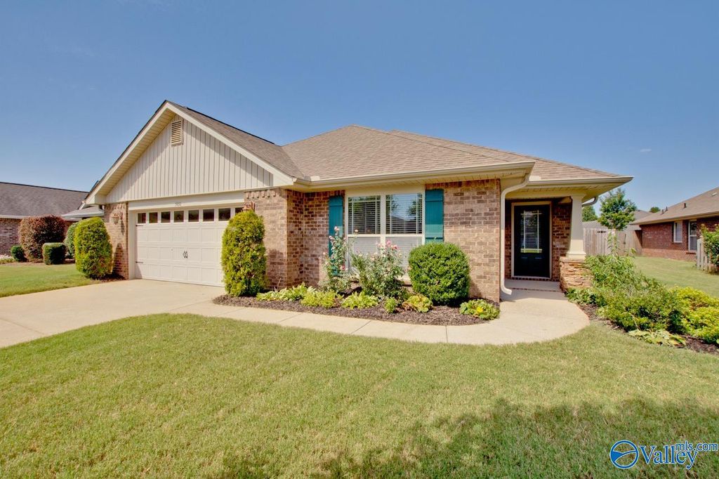 5010 Montauk Trail, Owens Cross Roads, AL 35763