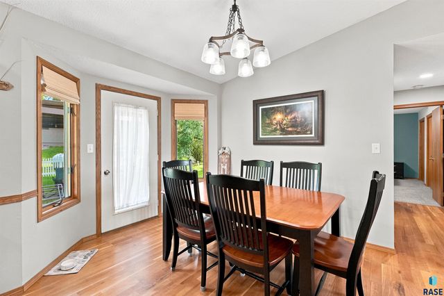 437 Holder St Street, Larchwood, IA 51241