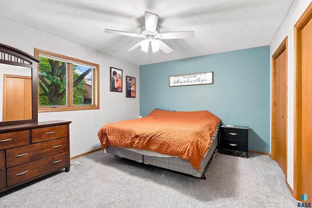 437 Holder St Street, Larchwood, IA 51241