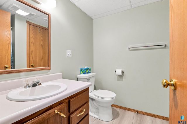 437 Holder St Street, Larchwood, IA 51241