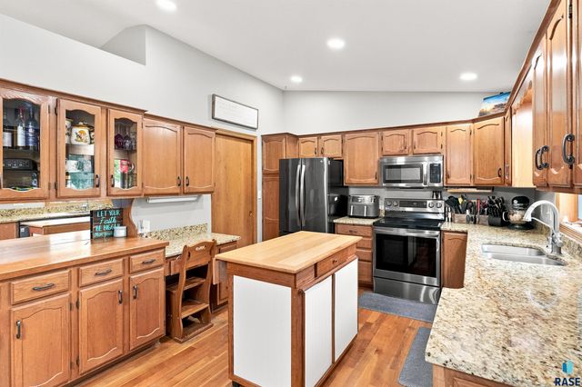 437 Holder St Street, Larchwood, IA 51241