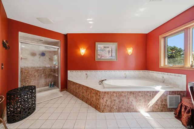 27 Margaret Road, Monroe, NY 10950
