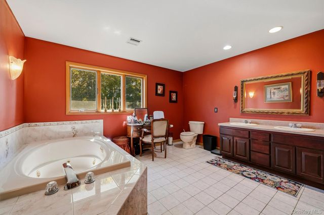 27 Margaret Road, Monroe, NY 10950