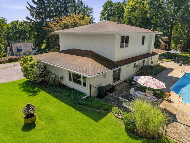 27 Margaret Road, Monroe, NY 10950