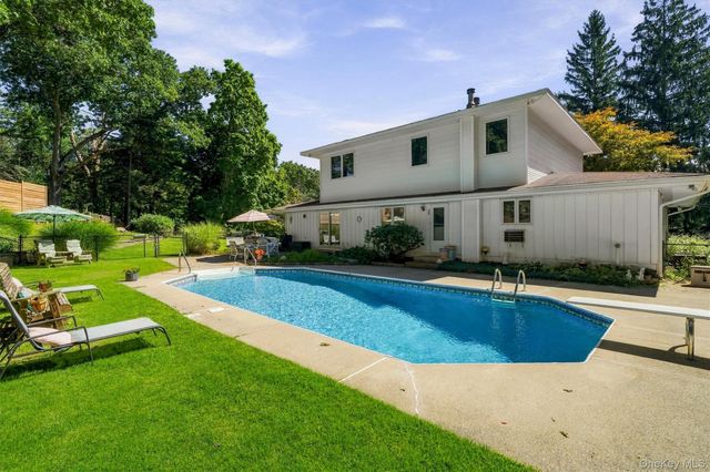 27 Margaret Road, Monroe, NY 10950