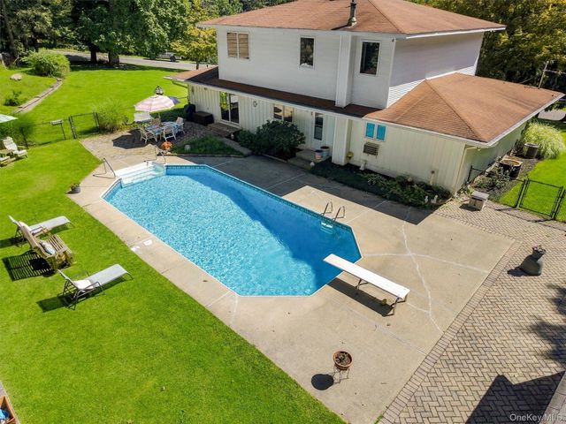 27 Margaret Road, Monroe, NY 10950