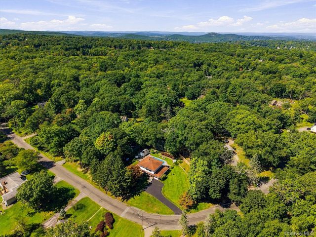 27 Margaret Road, Monroe, NY 10950